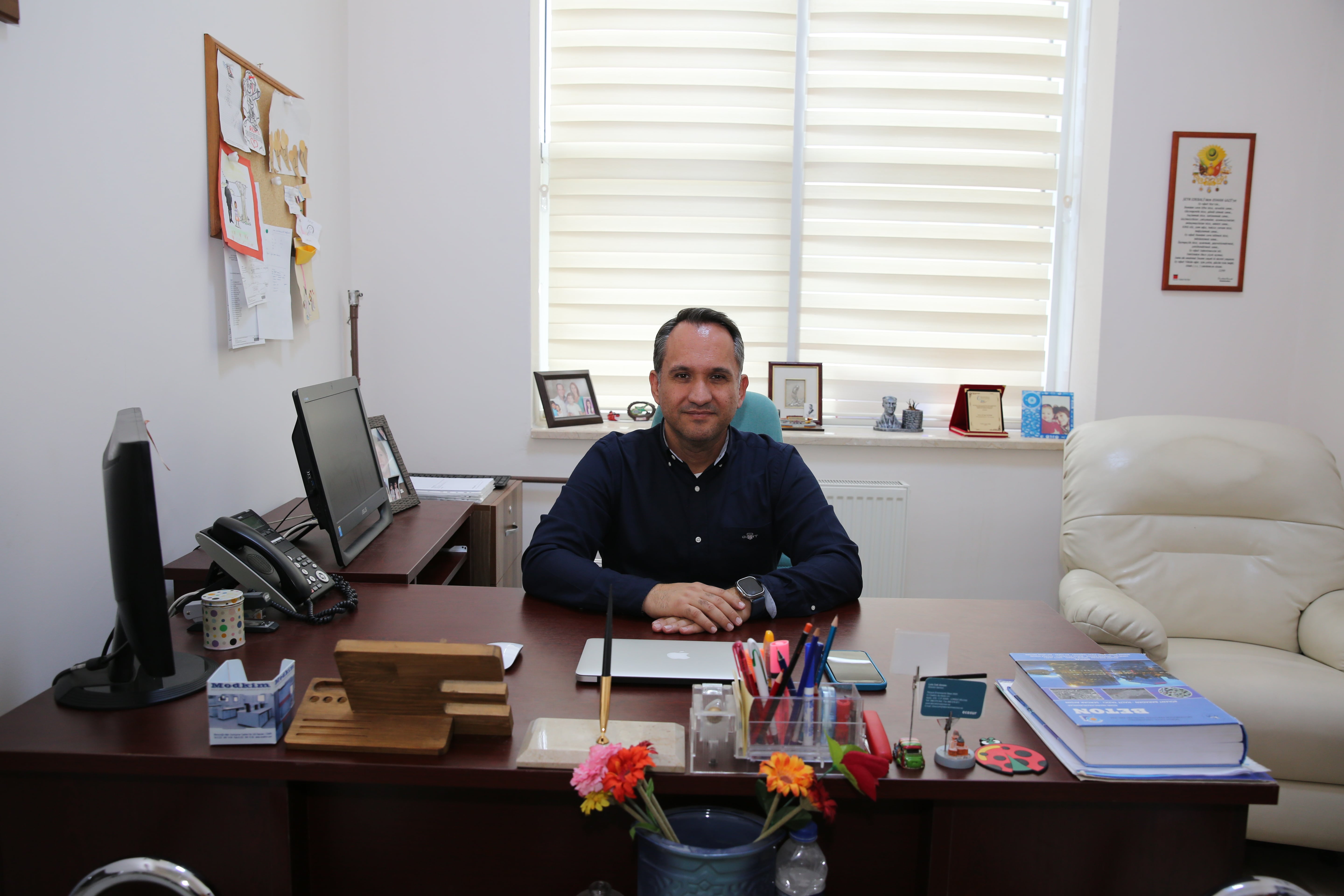 Öğretim Üyesi Resmi